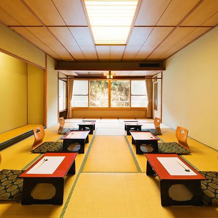 ホテル 榊原館 津市 エクステリア 写真
