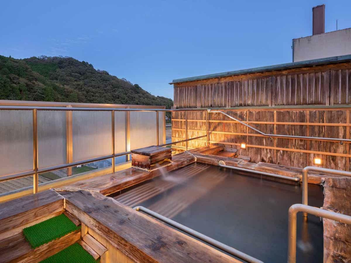 ホテル 榊原館 津市 エクステリア 写真