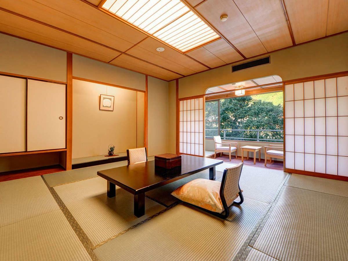 ホテル 榊原館 津市 エクステリア 写真